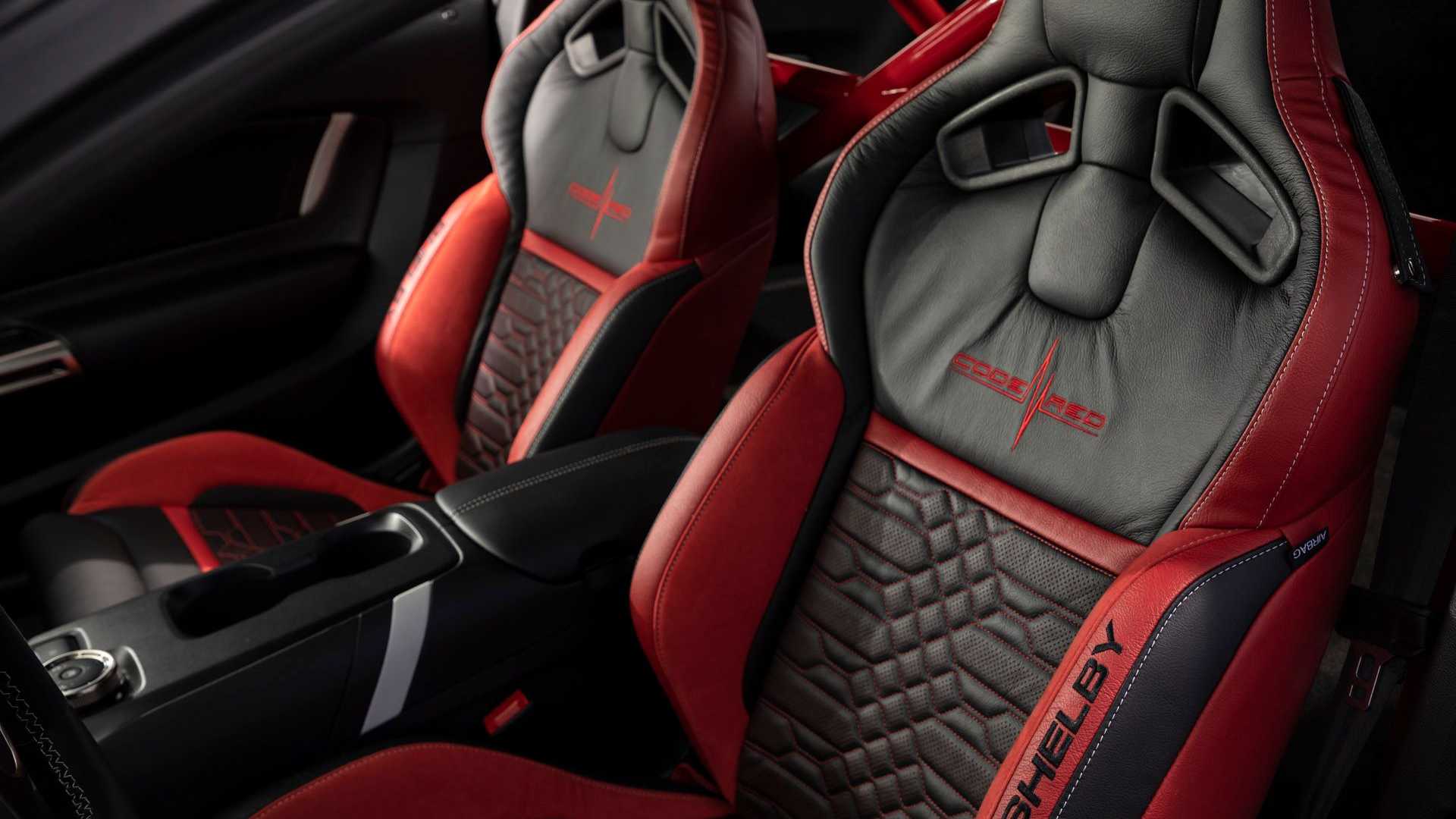Shelby GT500 Code Red interior bancos