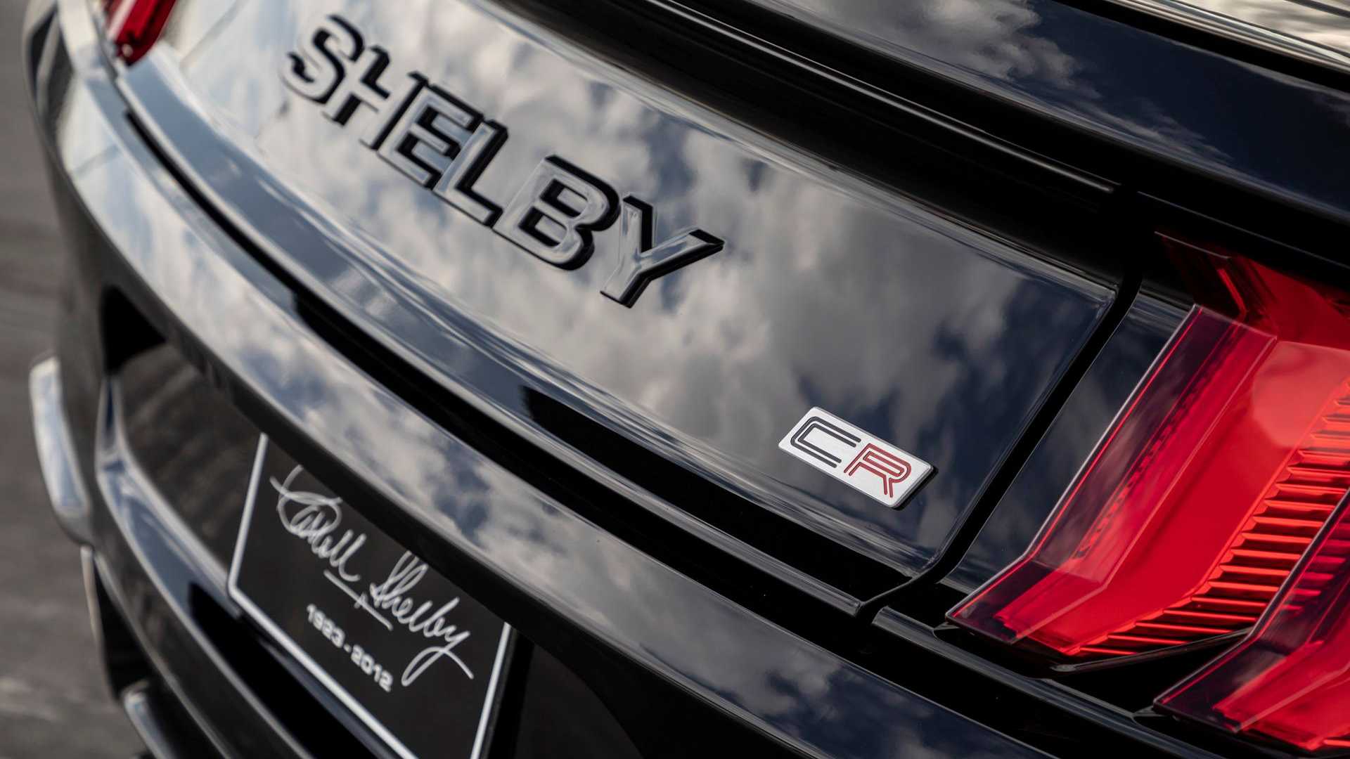 Shelby GT500 Code Red detalhe traseira