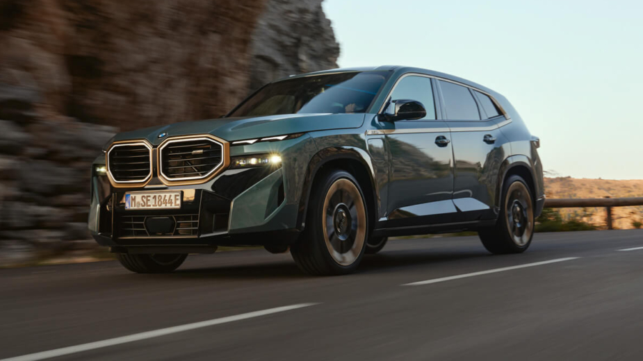 BMW XM vista dianteira 3/4