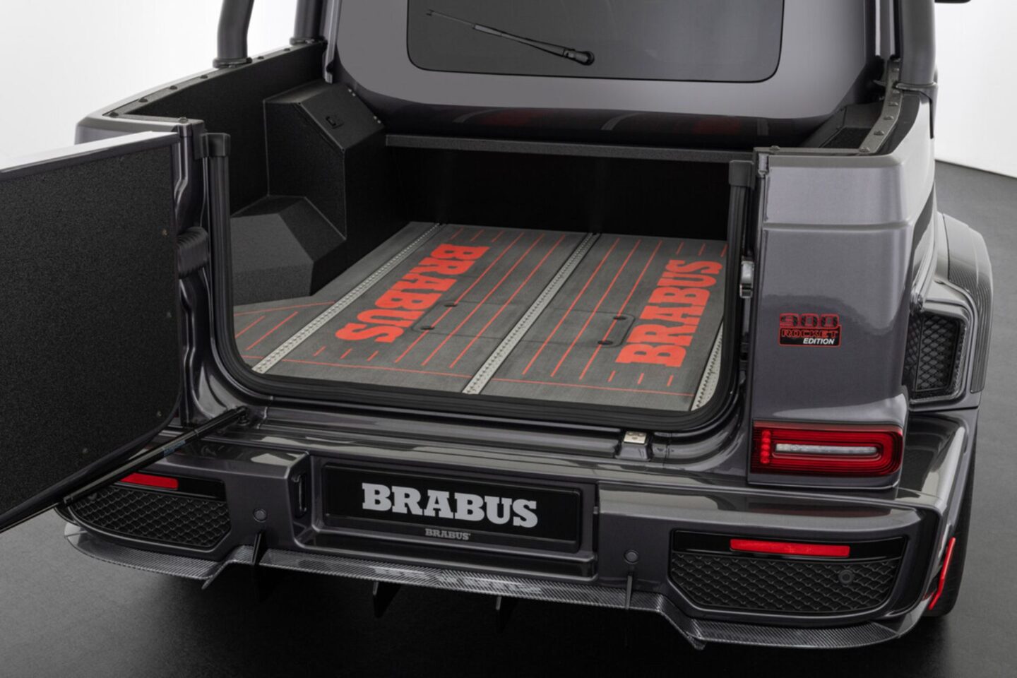 Brabus P900 Rocket Edition caixa traseira