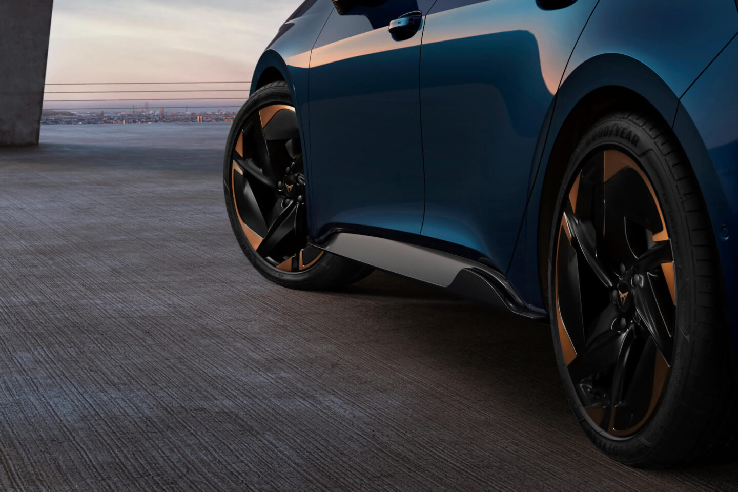 CUPRA Born pormenor lateral e jantes