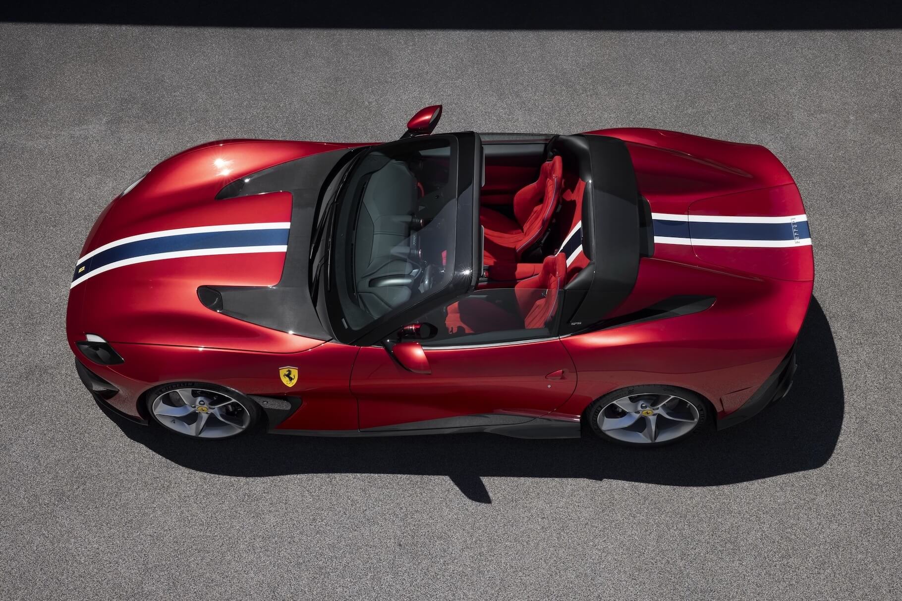 Ferrari-SP51 cima