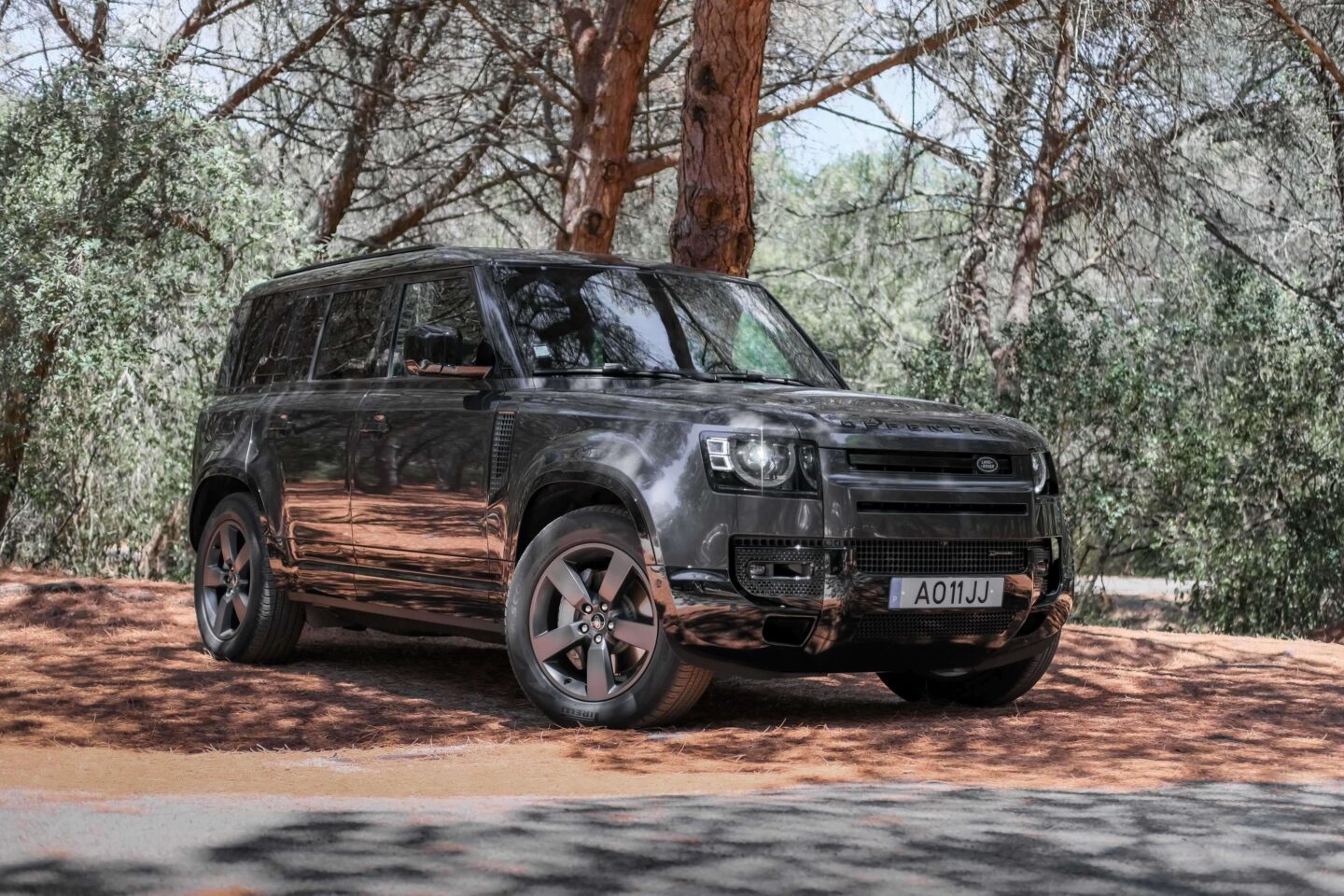 Land Rover Defender P400e PHEV frente