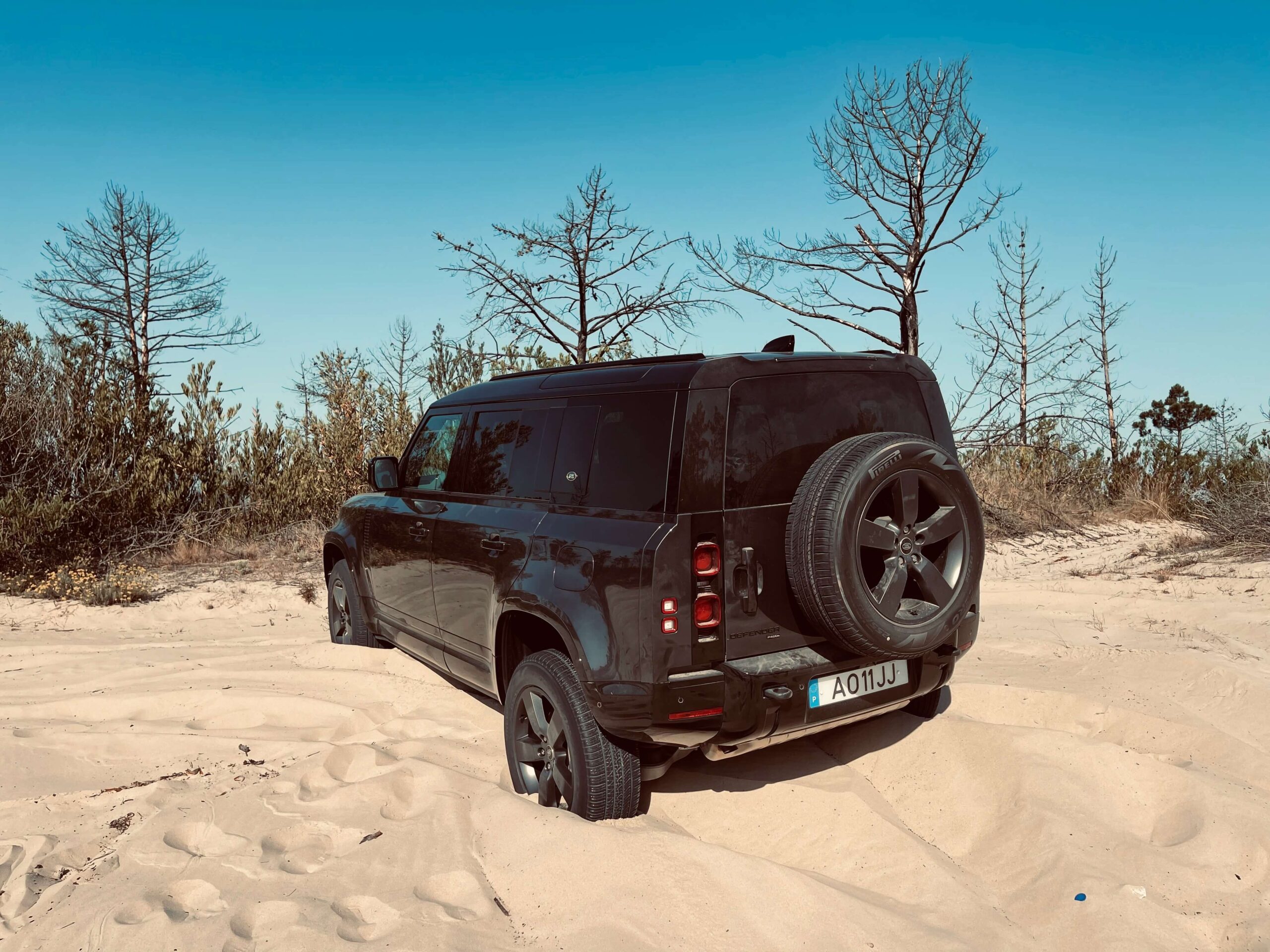 Land Rover Defender P400e PHEV