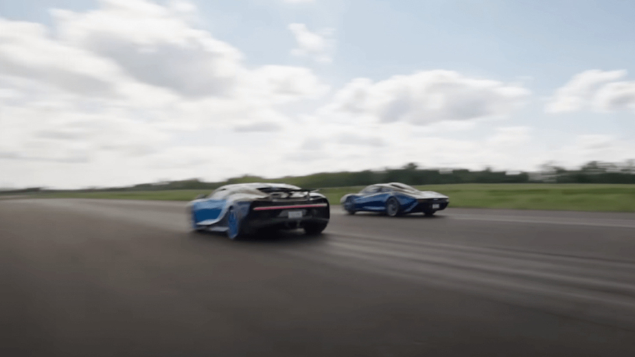 McLaren Speedtail drag race Bugatti Chiron