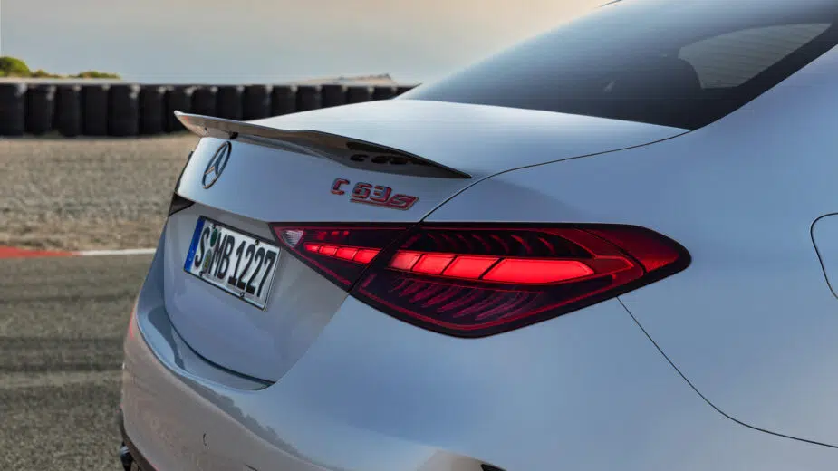 Mercedes-AMG C 63 S E-Performance detalhe traseira