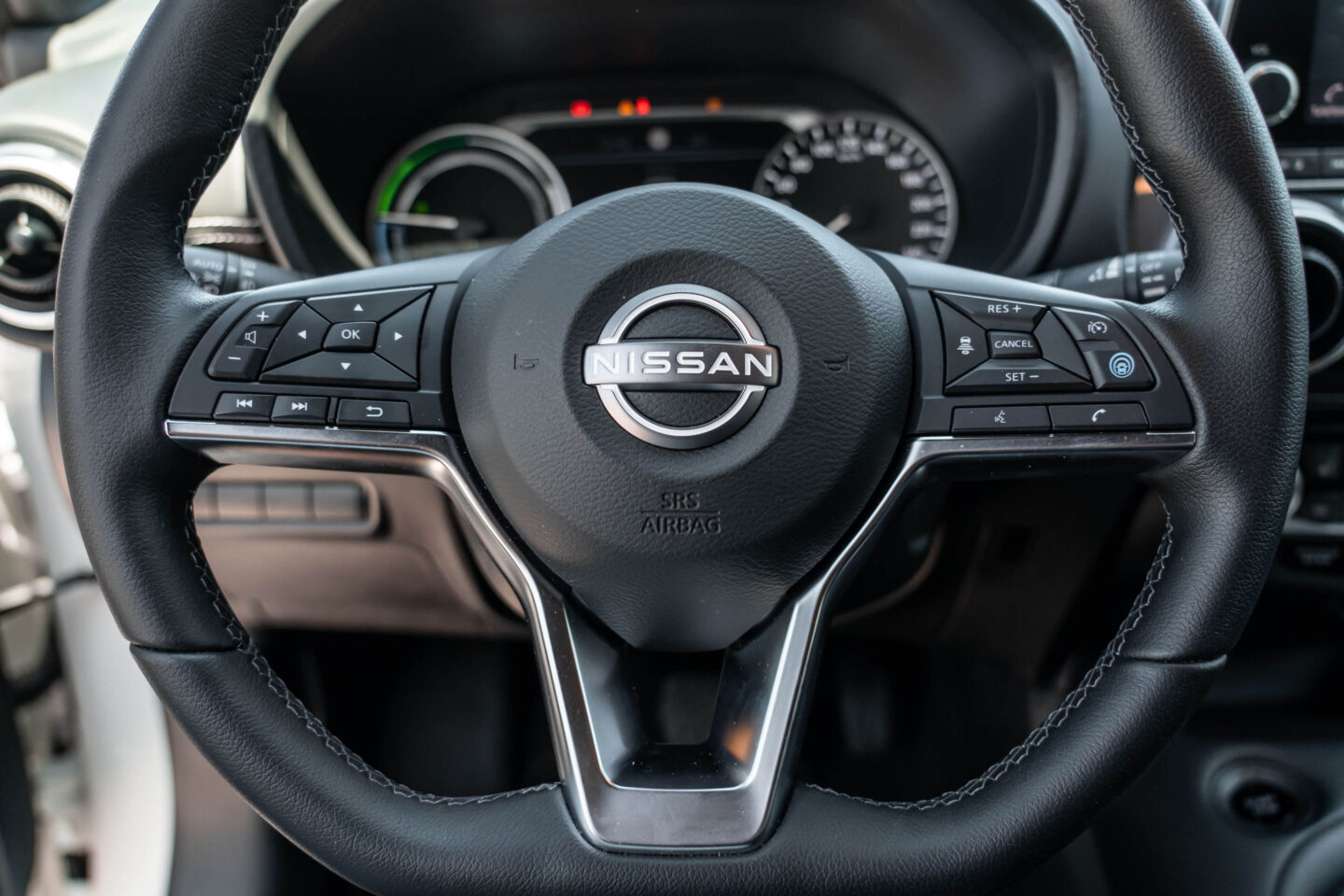 Nissan Juke Hybrid pormenor volante