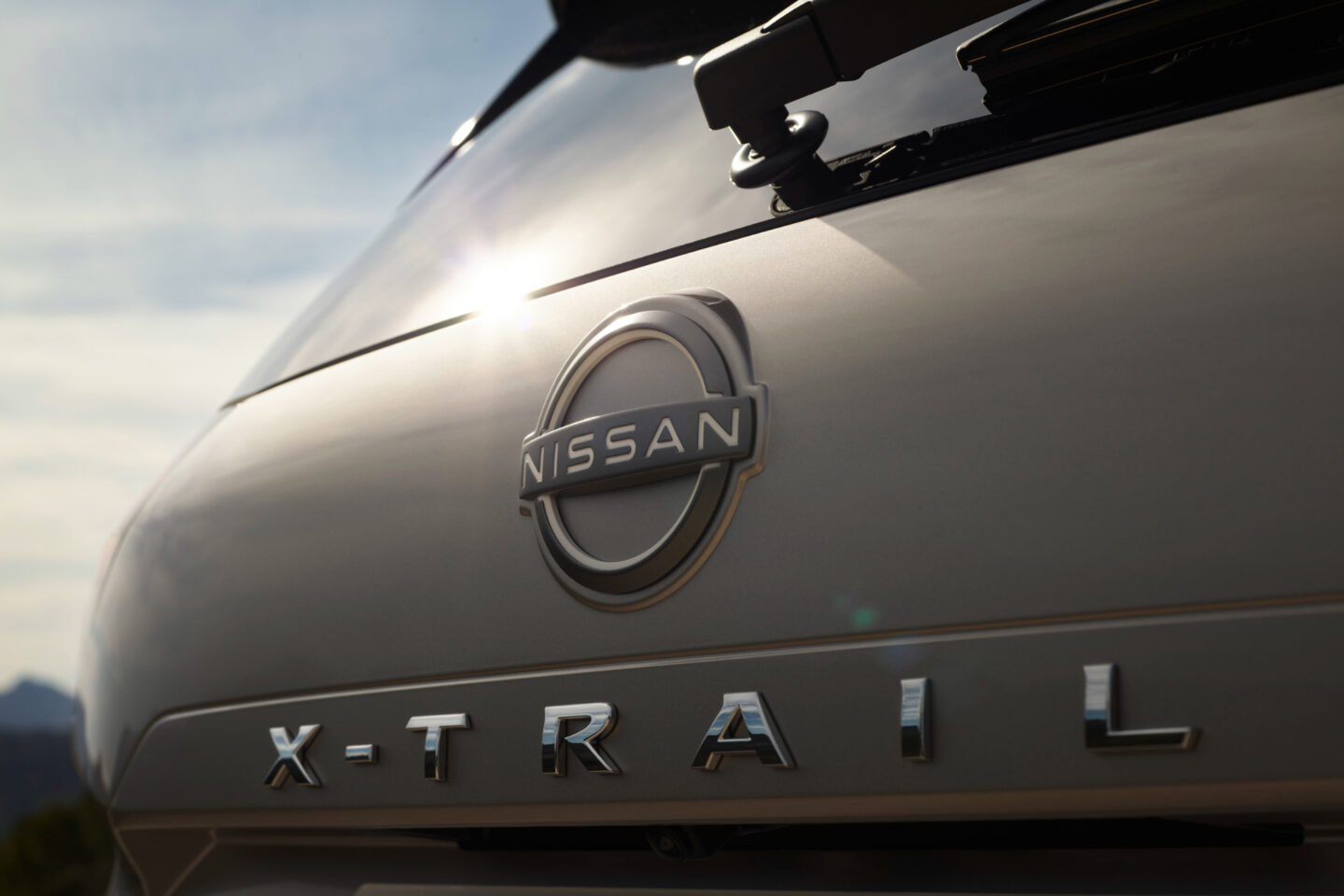 Nissan X-Trail pormenor símbolo traseira