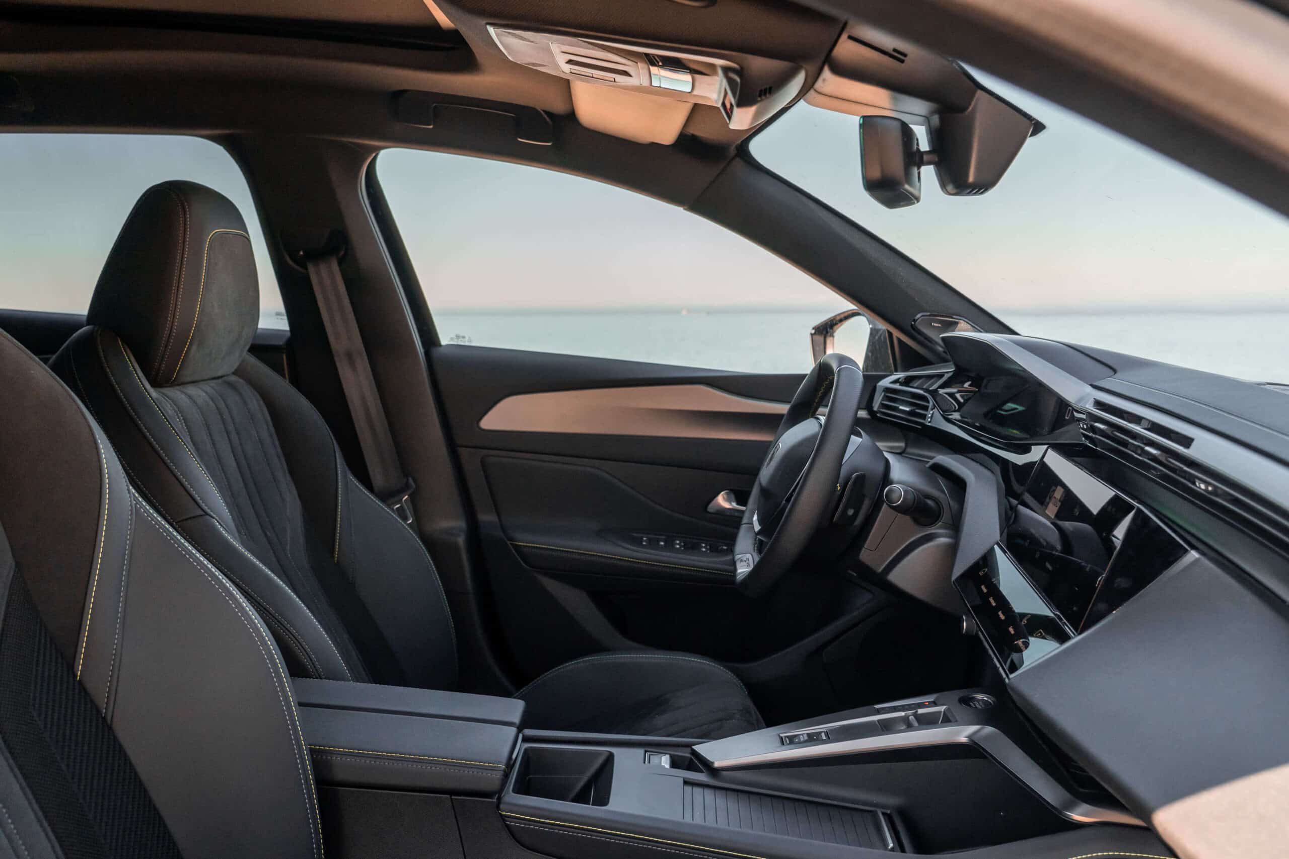 Peugeot 308 SW interior