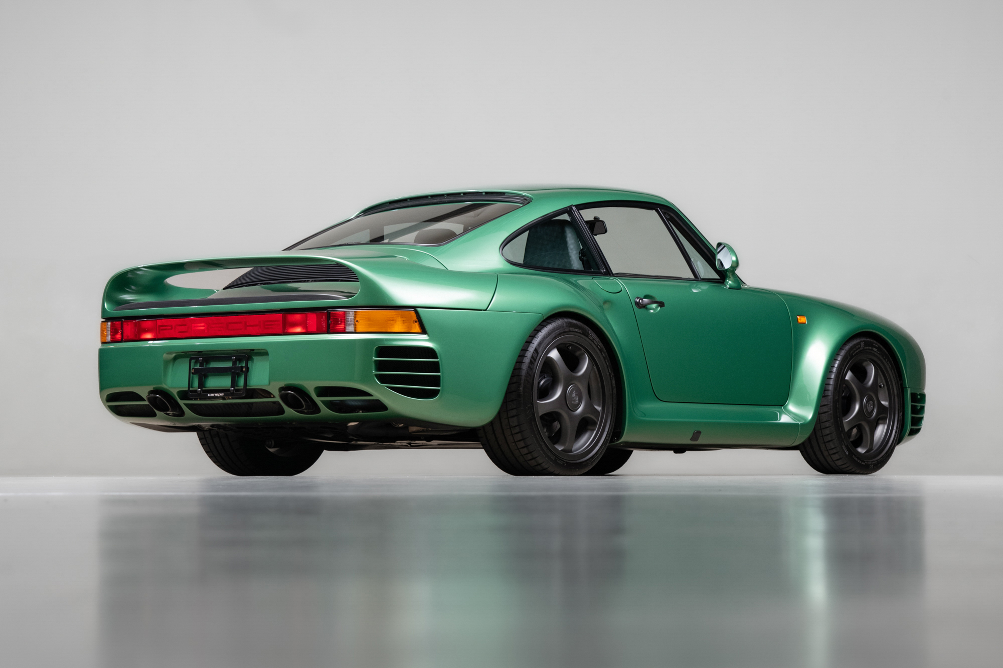 Porsche 959SC Reimagined by Canepa vista traseira 3/4