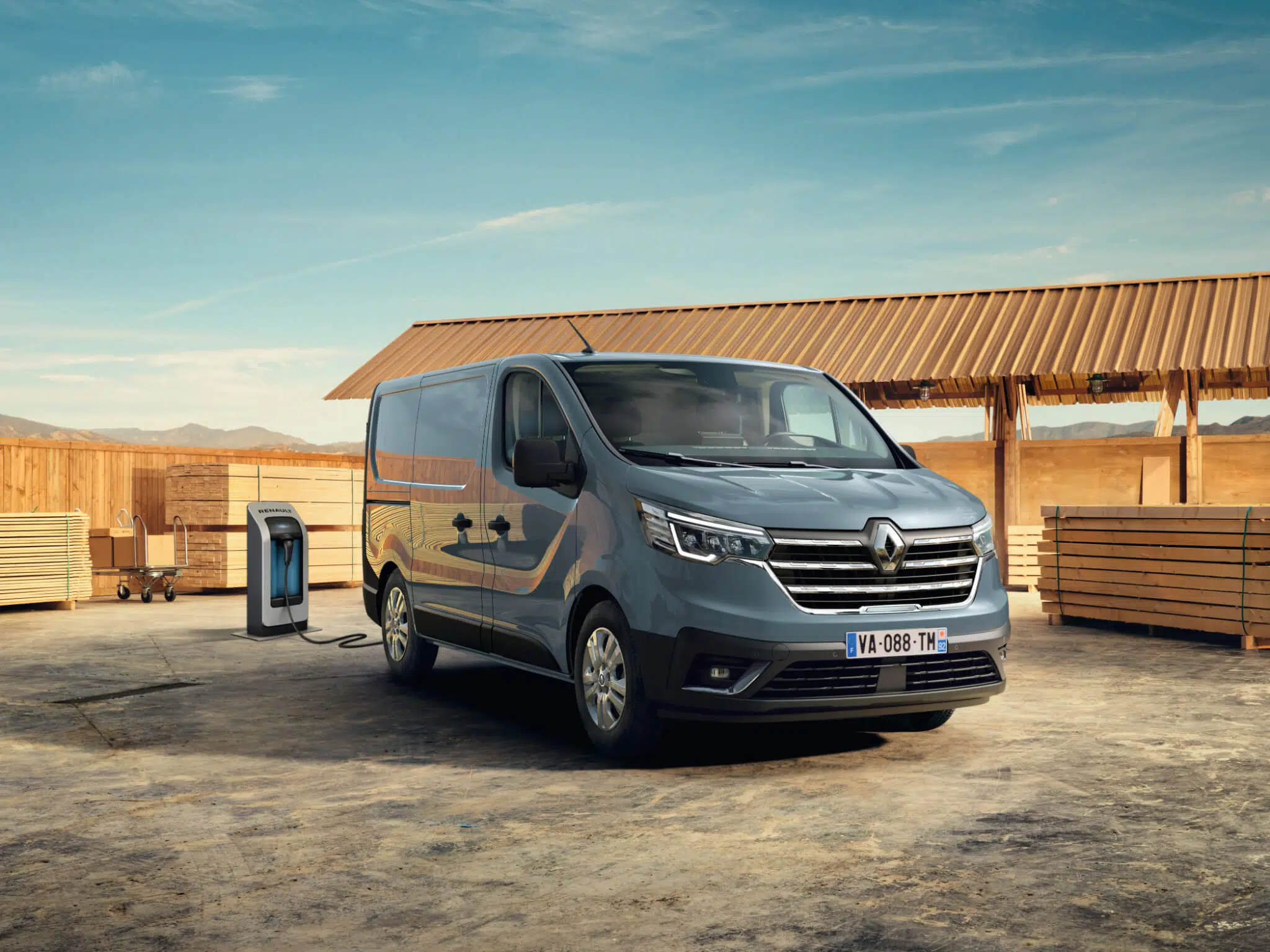 Renault Trafic Van E-Tech a carregar