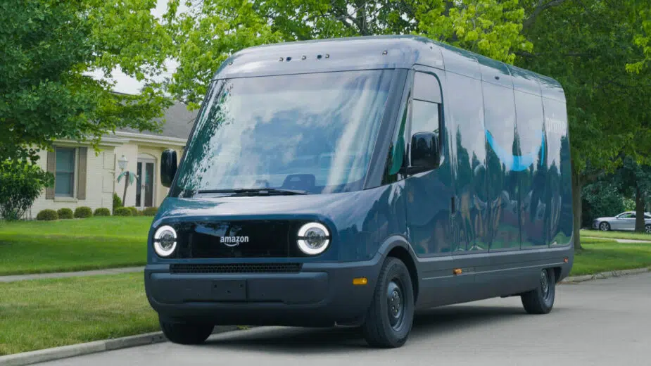 Rivian Van Amazon EDV vista frente