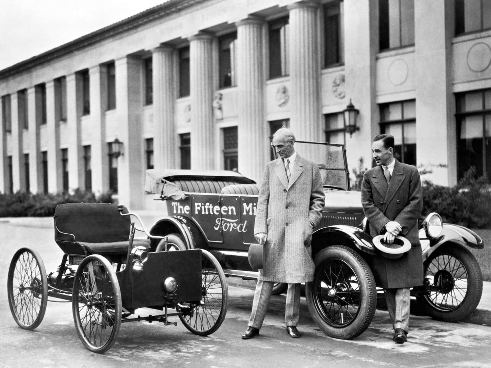 Henry Ford e Edsel Ford com Quadricycle e Ford Model T 15 milhões
