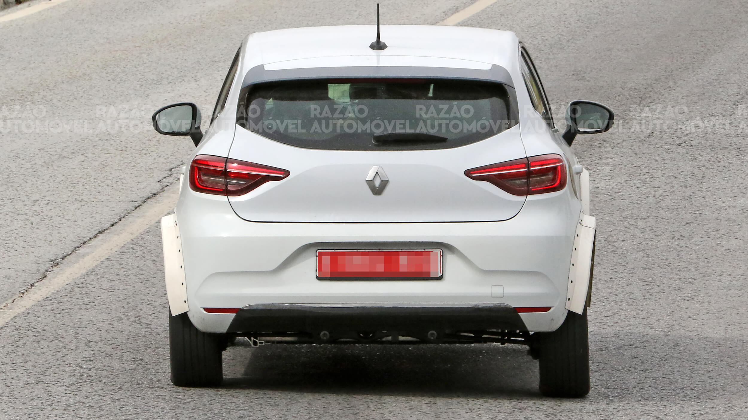 Renault Clio protótipo vista traseira