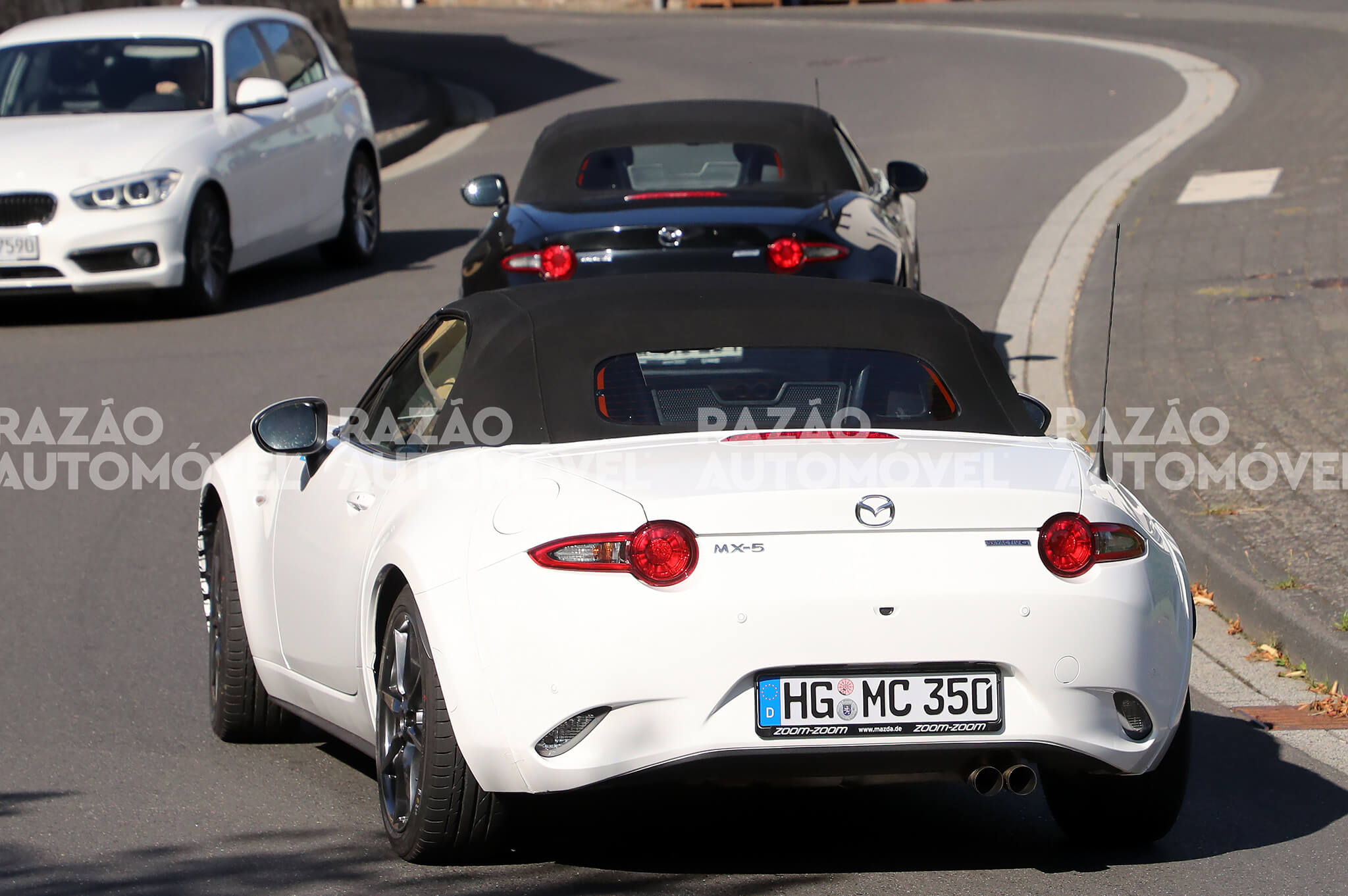 Mazda MX-5 protótipo de testes vista traseira 3/4