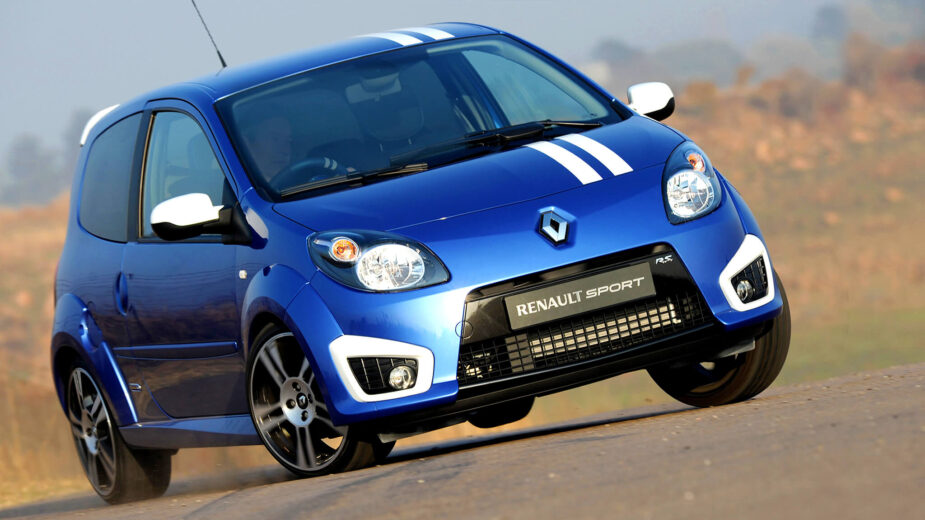 Renault Twingo R.S. a curvar, com roda traseira interior no ar