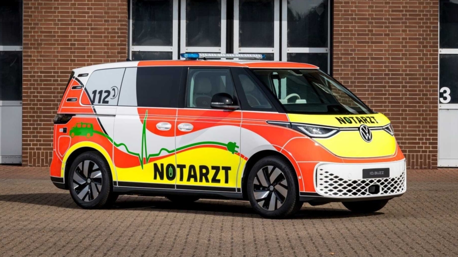 Volkswagen ID. Buzz veículo emergência médica perfil