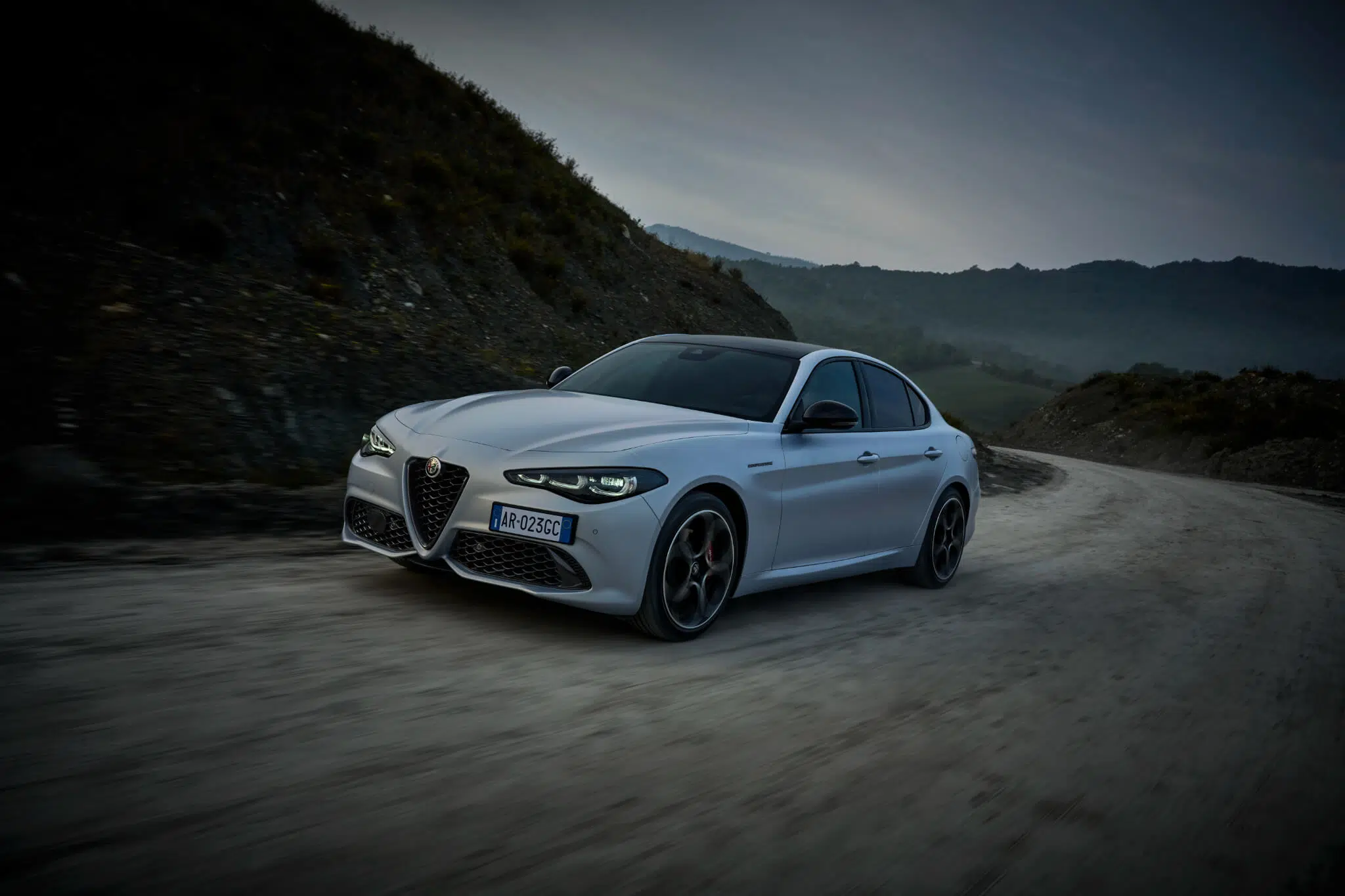 ALfa Romeo Giulia Competizione em movimento, 3/4 frente