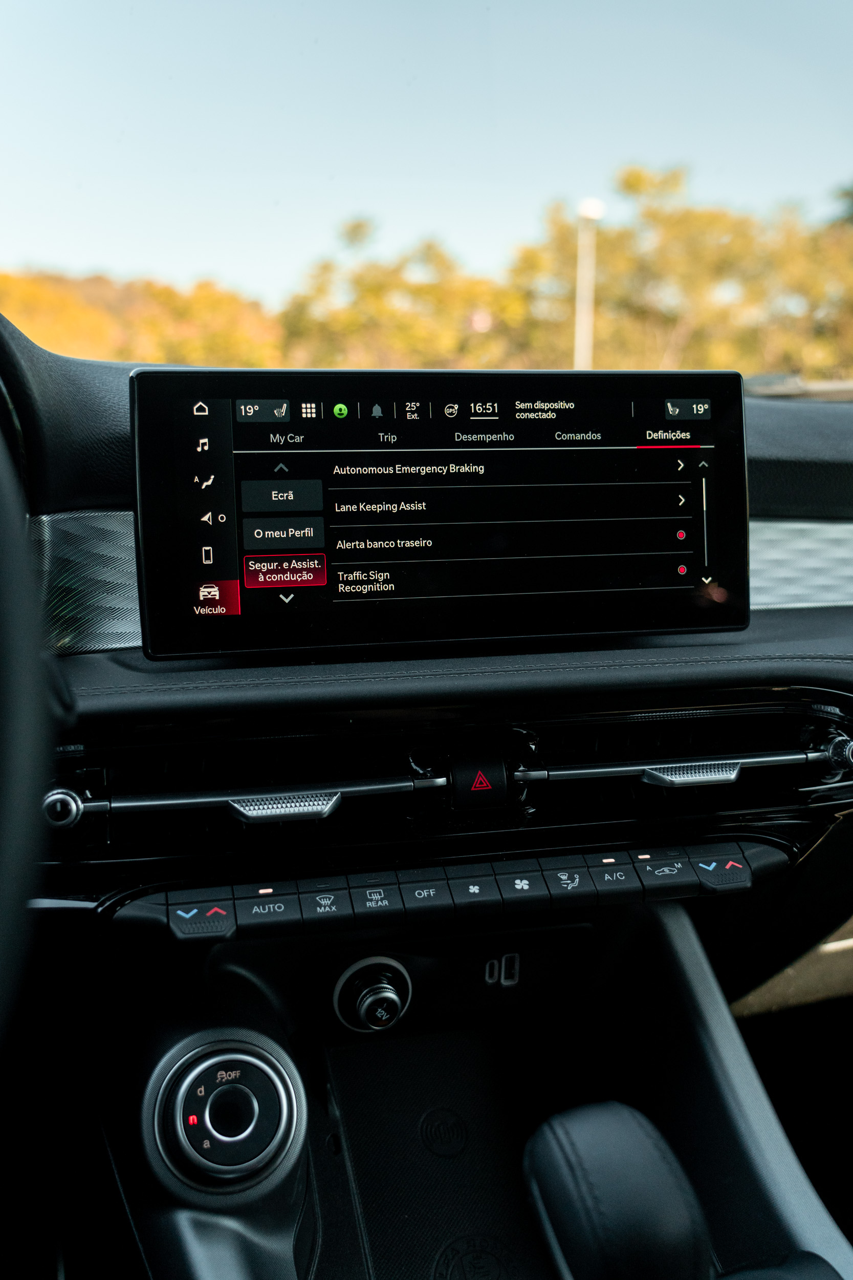 Alfa Romeo Tonale ecrã multimédia central