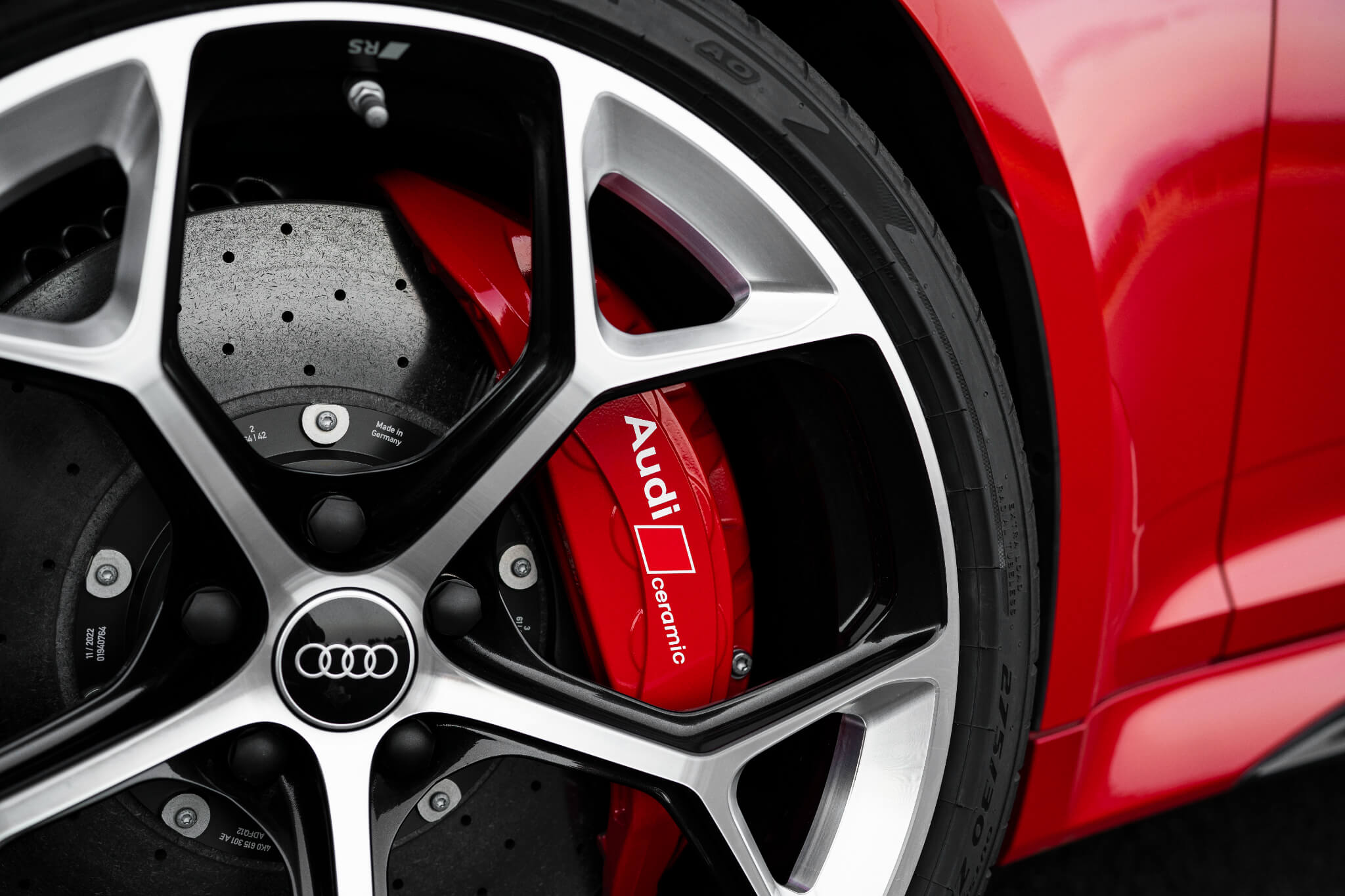 Audi RS 5 Competition Plus detalhe jantes e pinças de travão