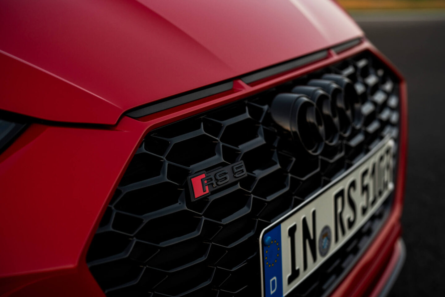 Audi RS 5 Competition Plus detalhe grelha dianteira