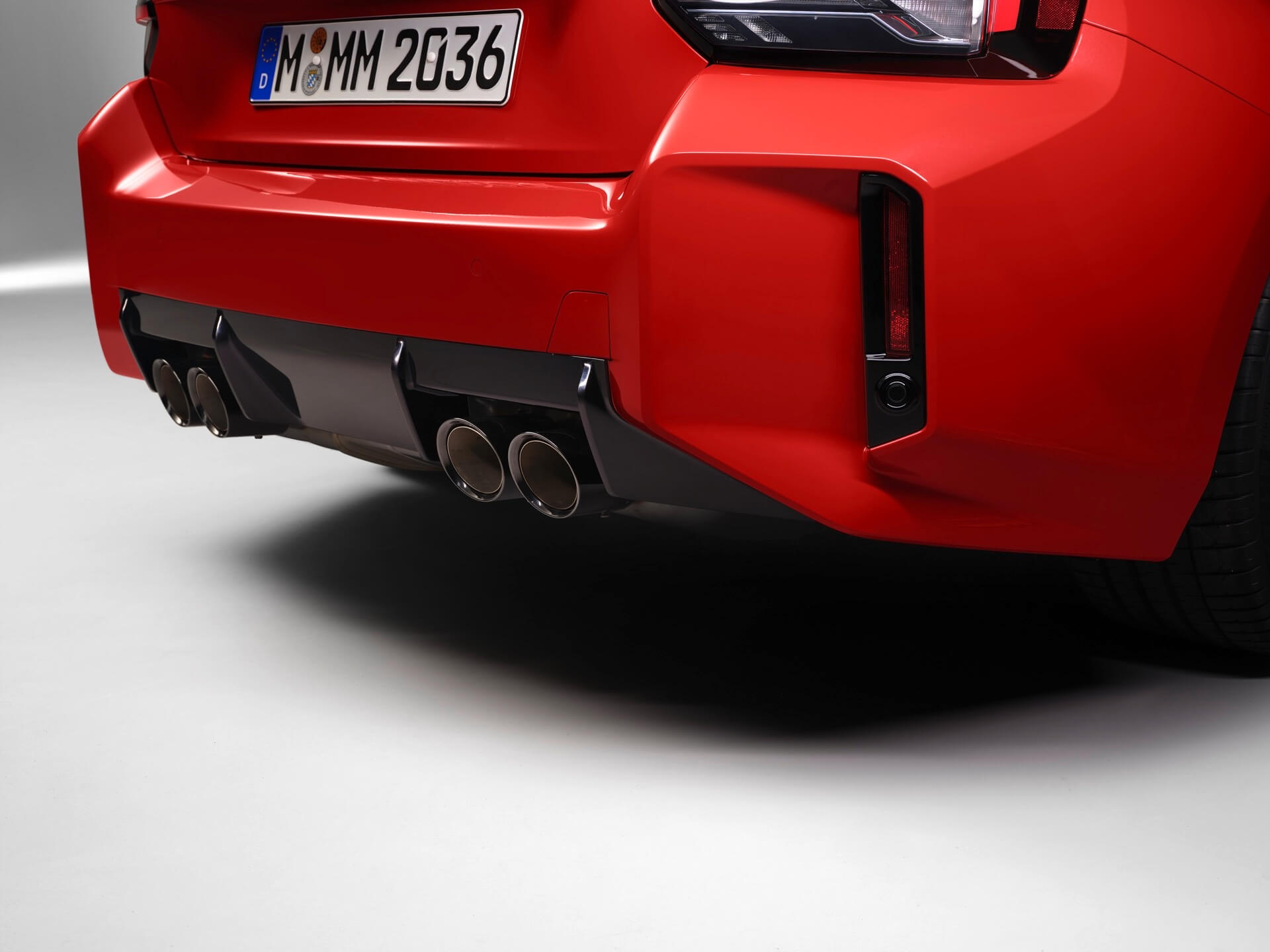 BMW M2 pormenor saídas de escape