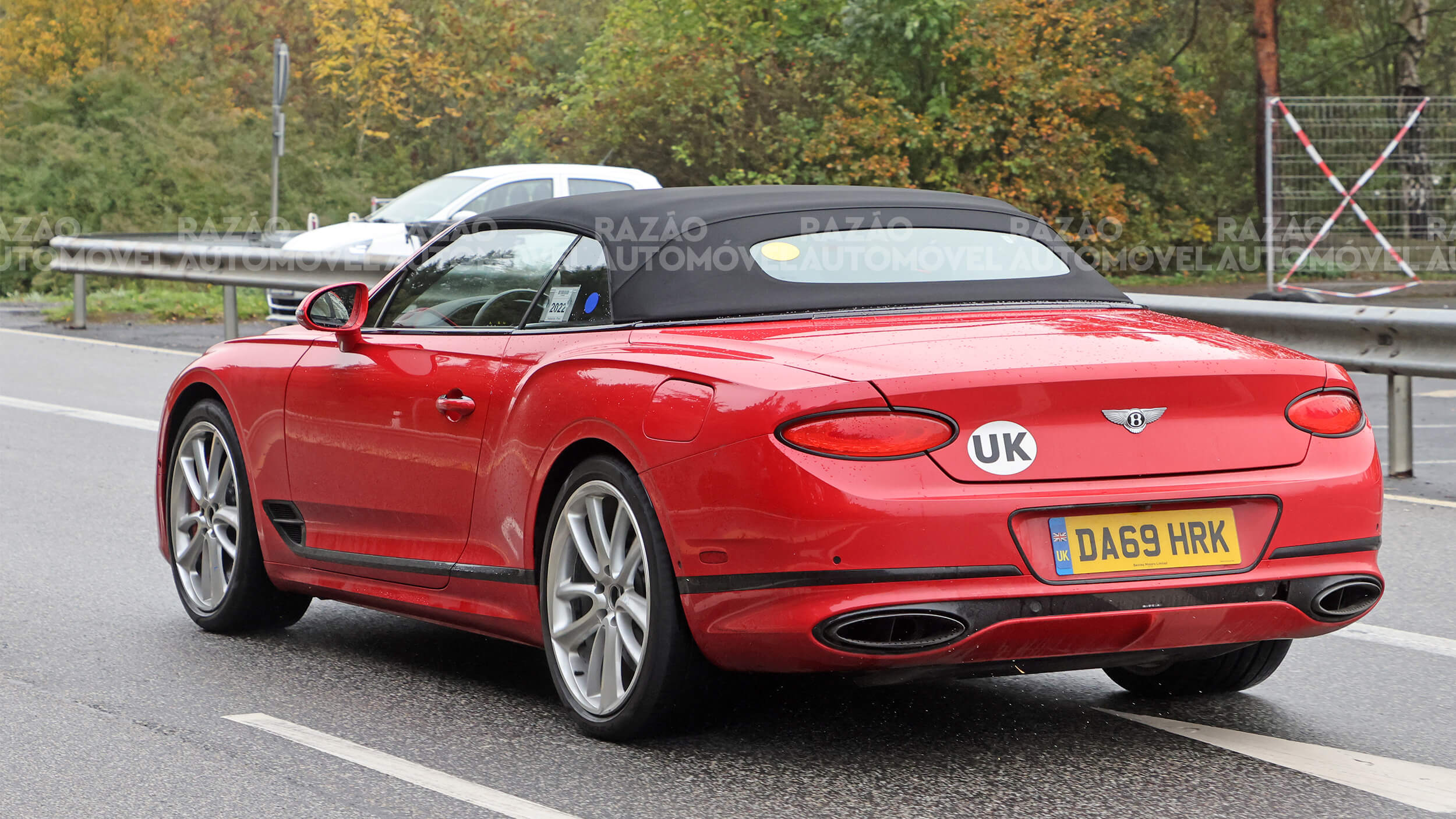 Fotos-espia Bentley Continental GTC PHEV traseira