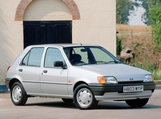 Ford Fiesta Mk3 vista dianteira