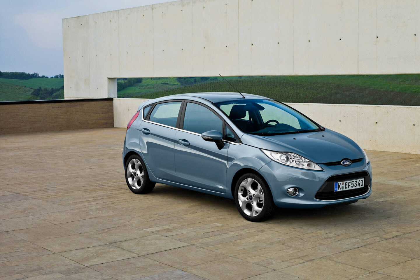 Ford Fiesta Mk7 vista dianteira 3/4