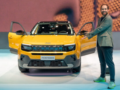 Jeep Avenger com Miguel Dias no Salão de Paris 2022