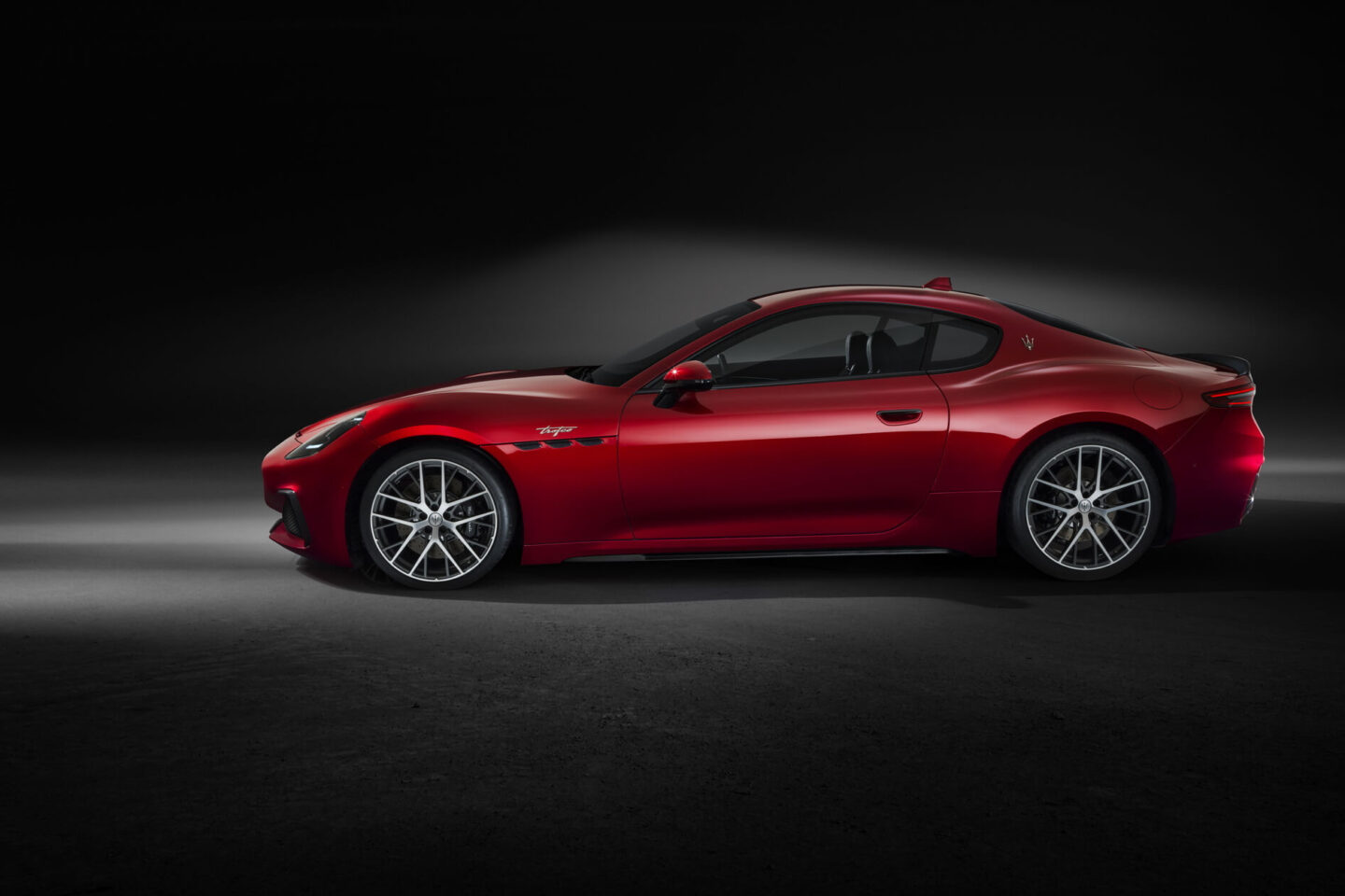 Maserati GranTurismo Trofeo vista lateral