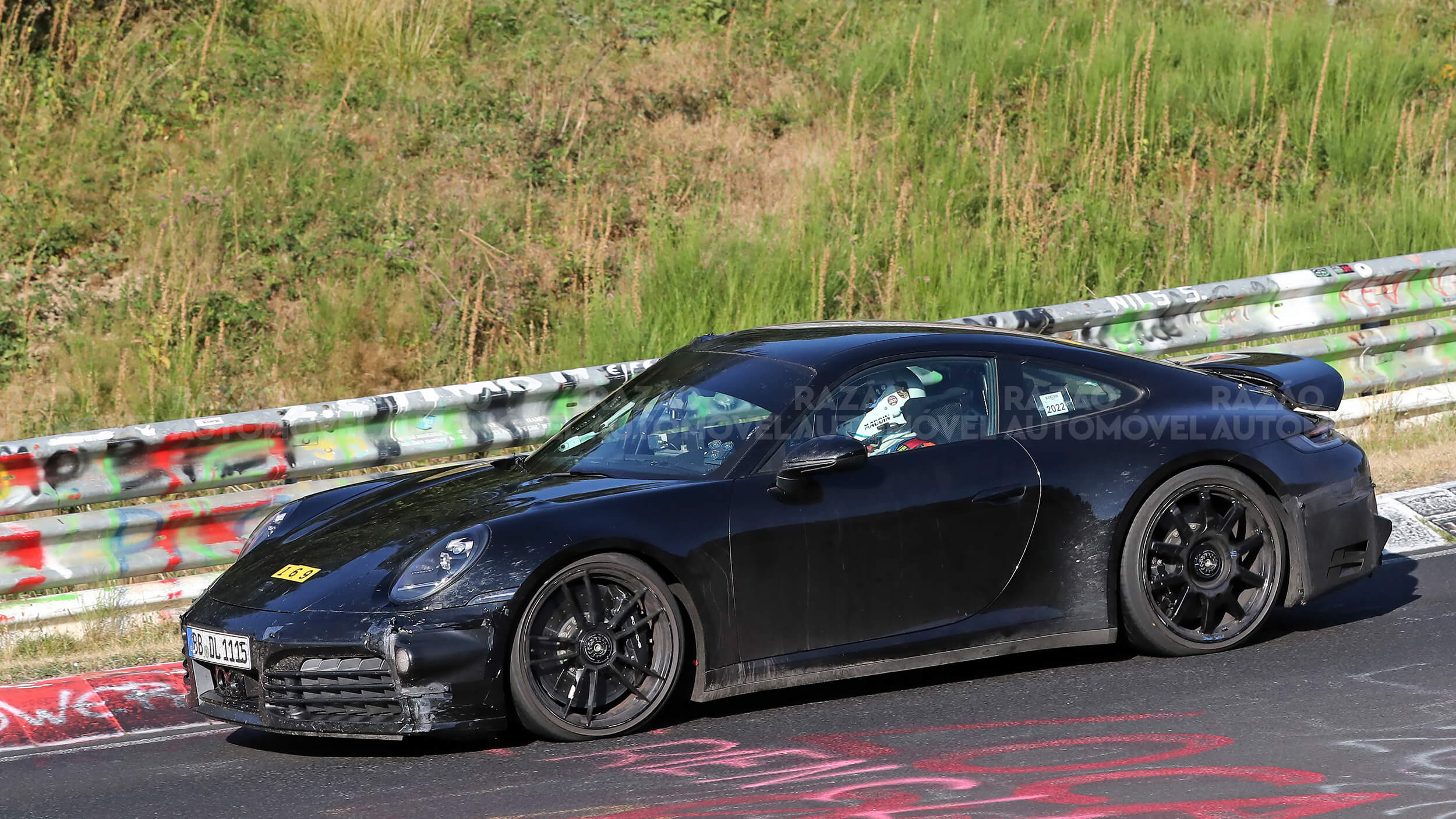 Porsche 911 GTS hibrido fotos-espia vista dianteira