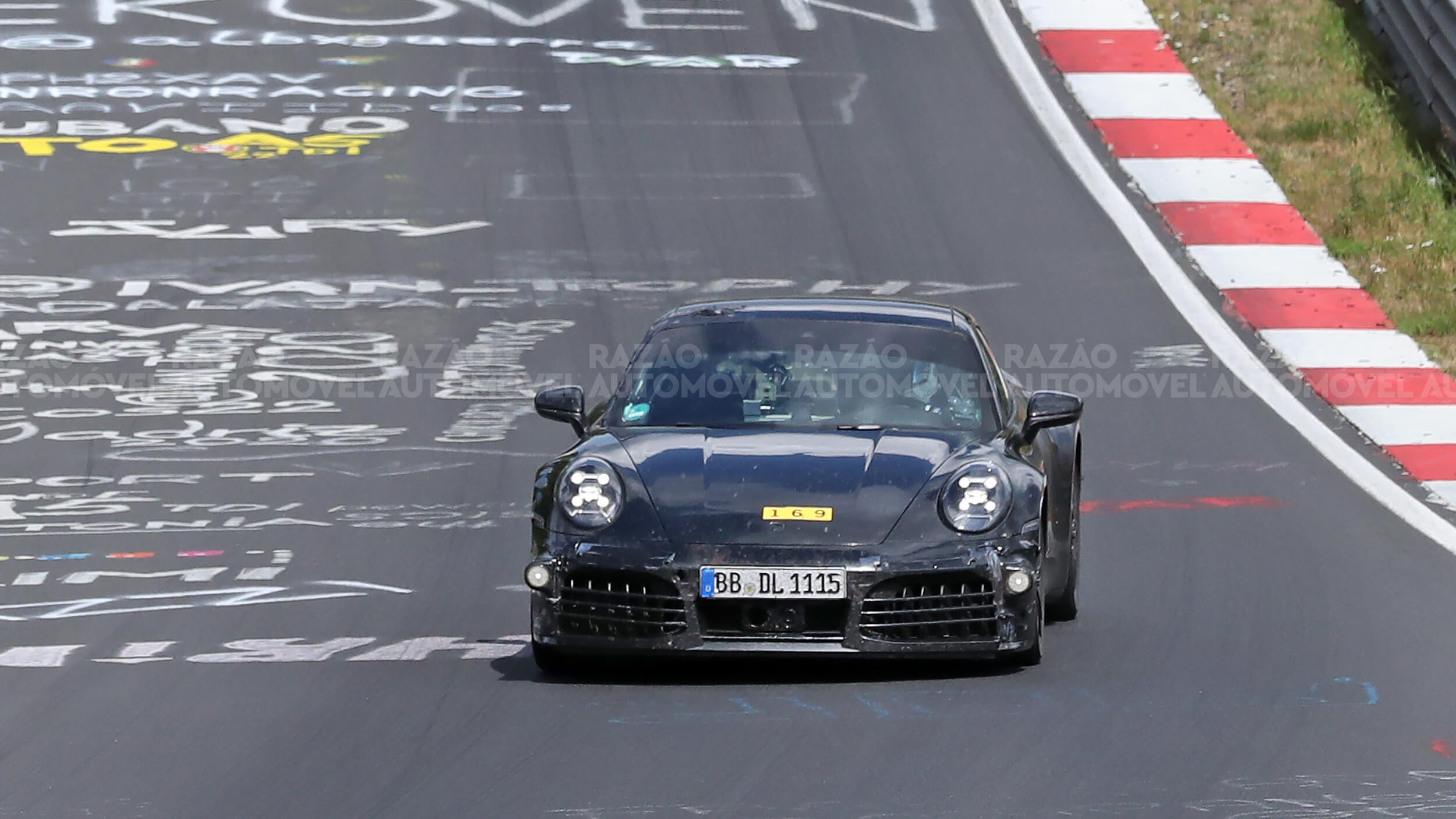 Porsche 911 GTS hibrido fotos-espia vista dianteira
