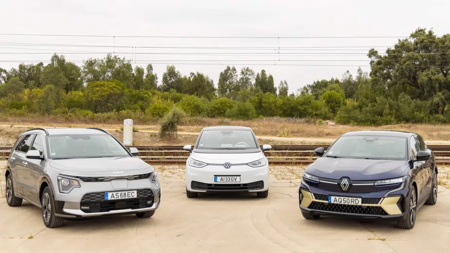 Kia Niro EV vs Volkswagen ID.3 vs Renault Mégane E-Tech. Qual o melhor?