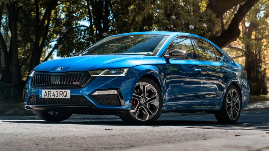 Skoda Octavia RS é uma melhor opção que o «primo» Golf GTI?