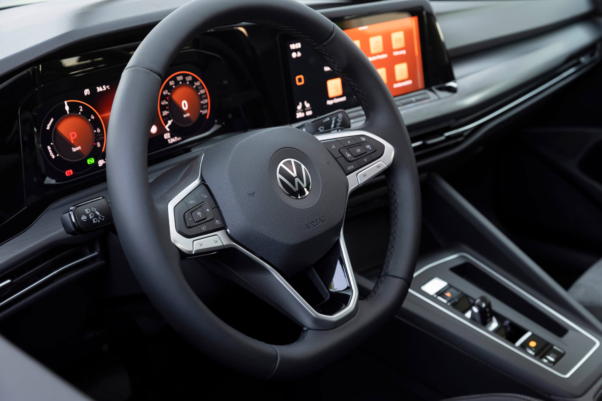 Volkswagen Golf interior pormenor volante