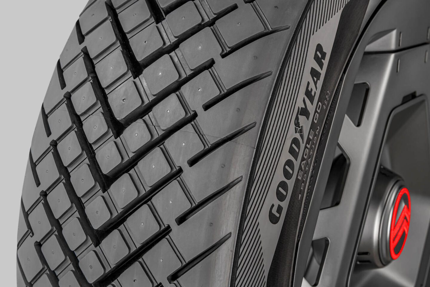 Goodyear apresenta pneu feito de arroz que promete durar 500 mil quilómetros