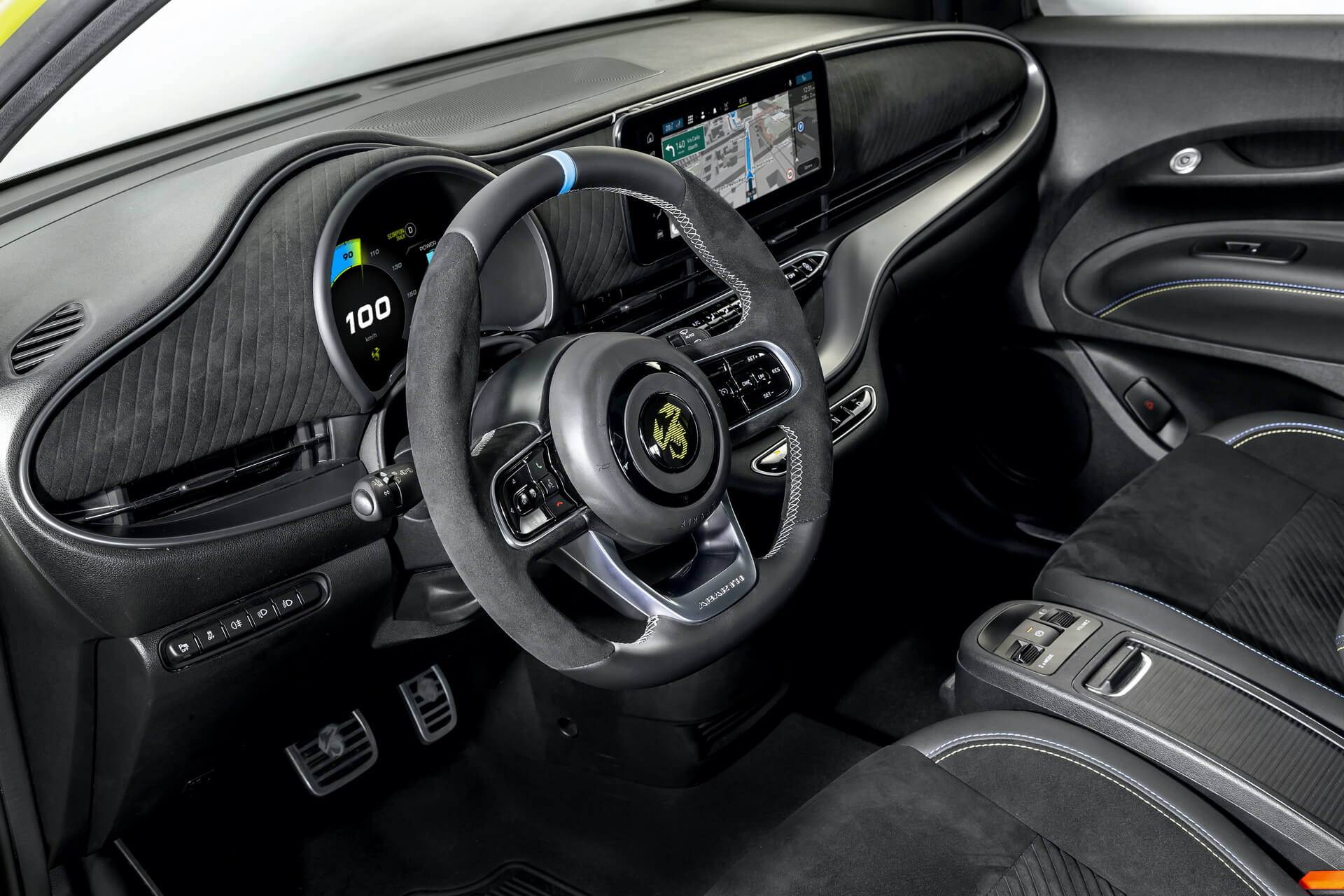 Abarth-595e interior