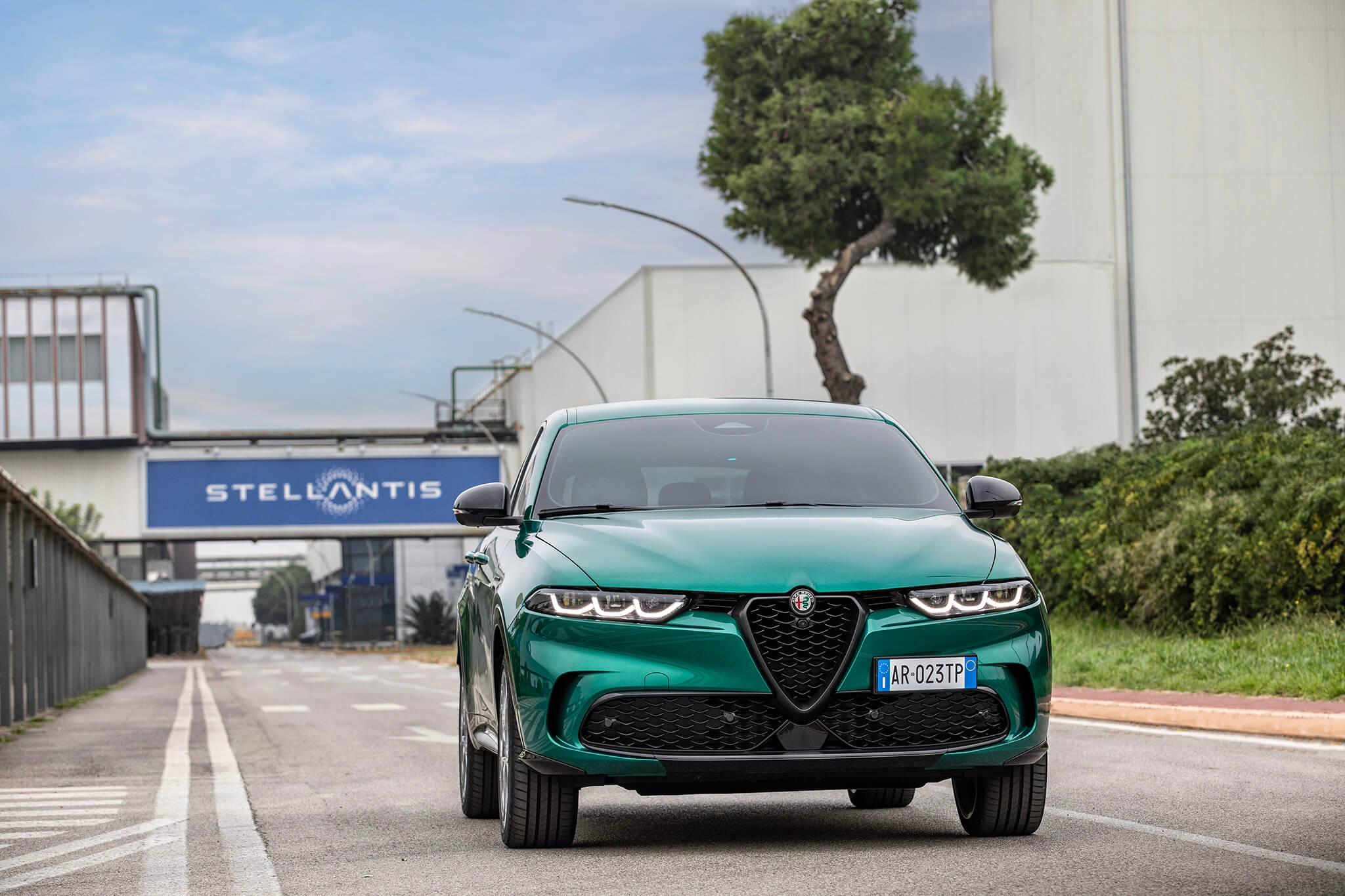 Alfa Romeo Tonale Plug-in Hybrid Q4 frente