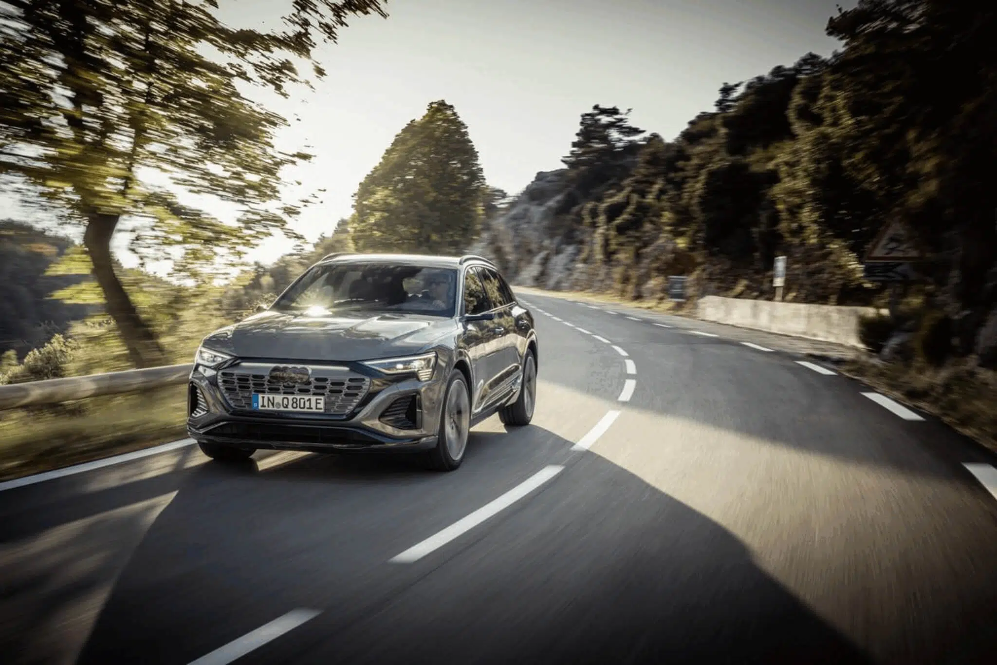 Audi Q8 e-tron vista dianteira 3/4