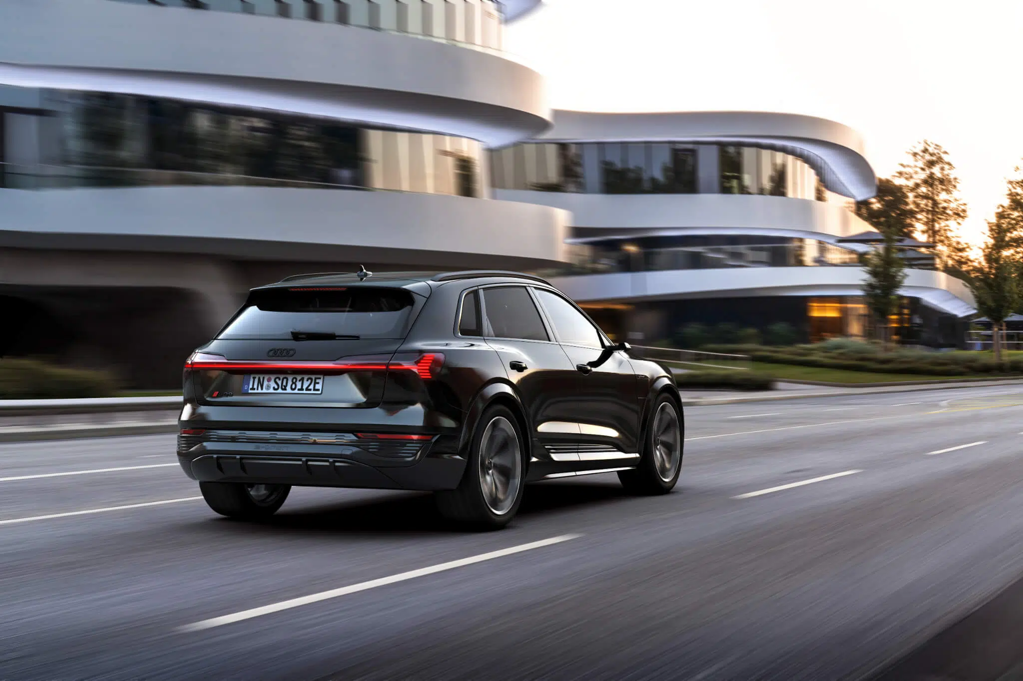 Audi SQ8 e-tron vista traseira 3/4