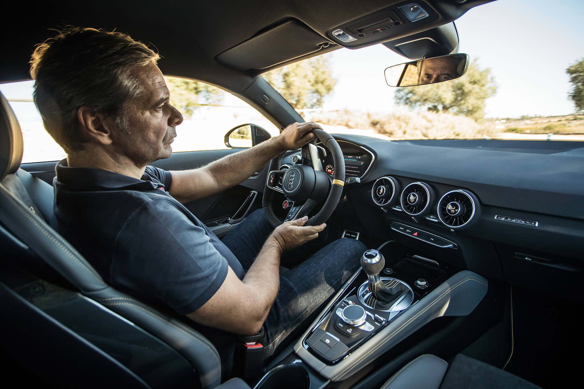 joaquim oliveira ao volante do TT RS coupé iconic edition