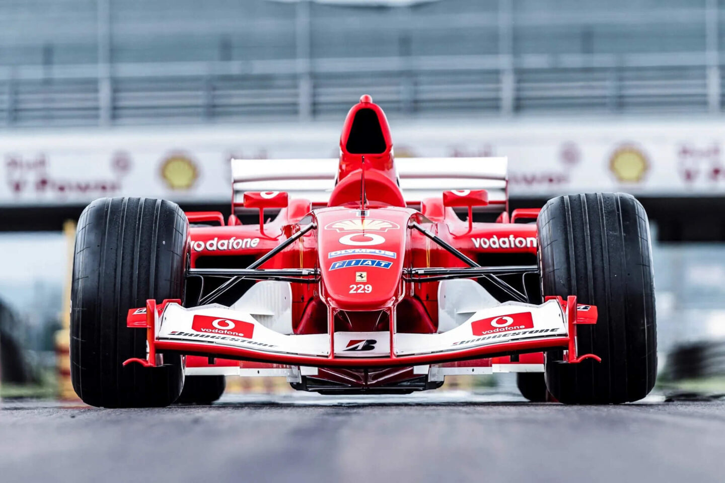 Ferrari F2003-GA vista dianteira