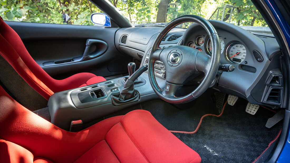 Mazda RX-7 interior