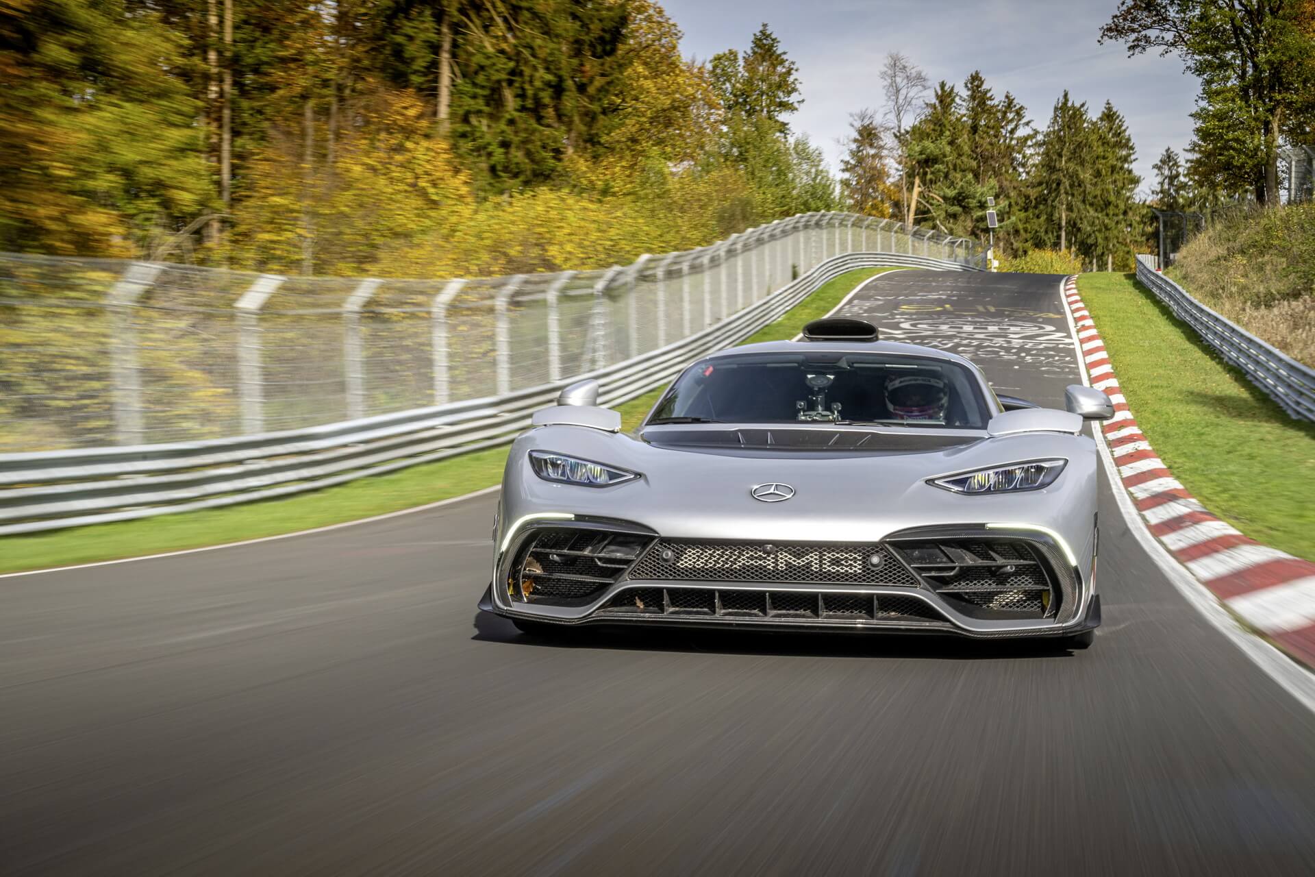 Mercedes-AMG One no Nürburgring vista dianteira