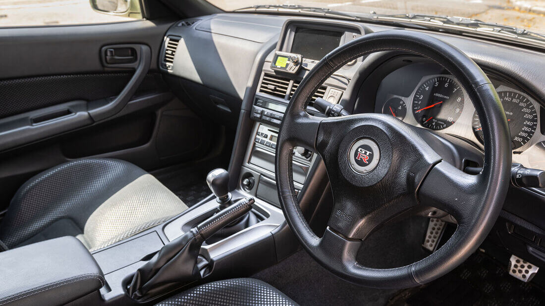 Nissan GT-R interior