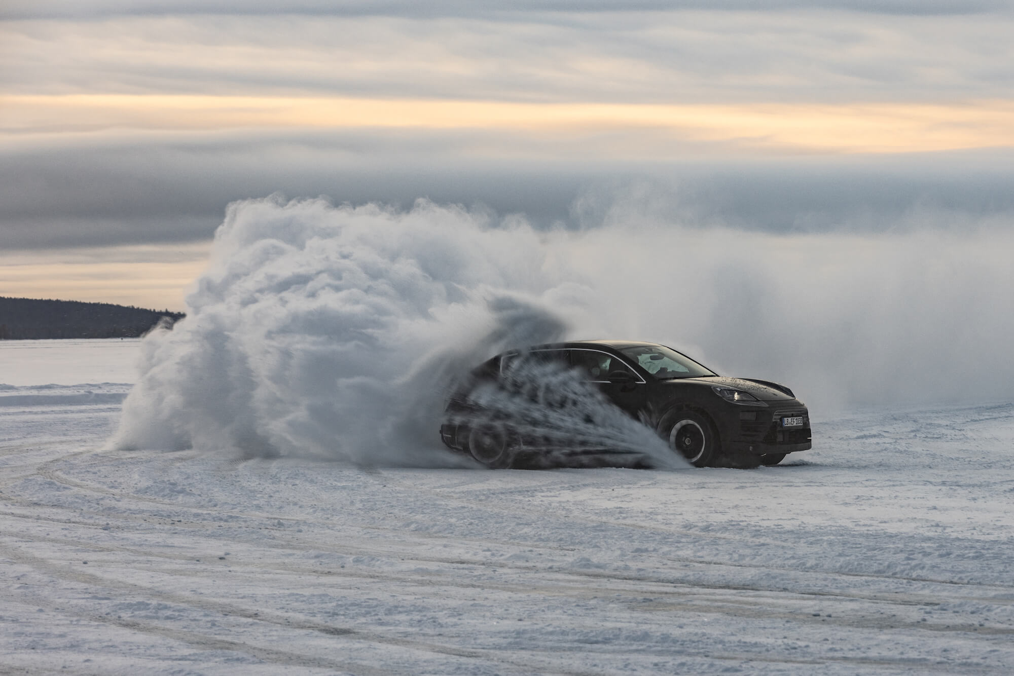 Testes Porsche Macan elétrico 4