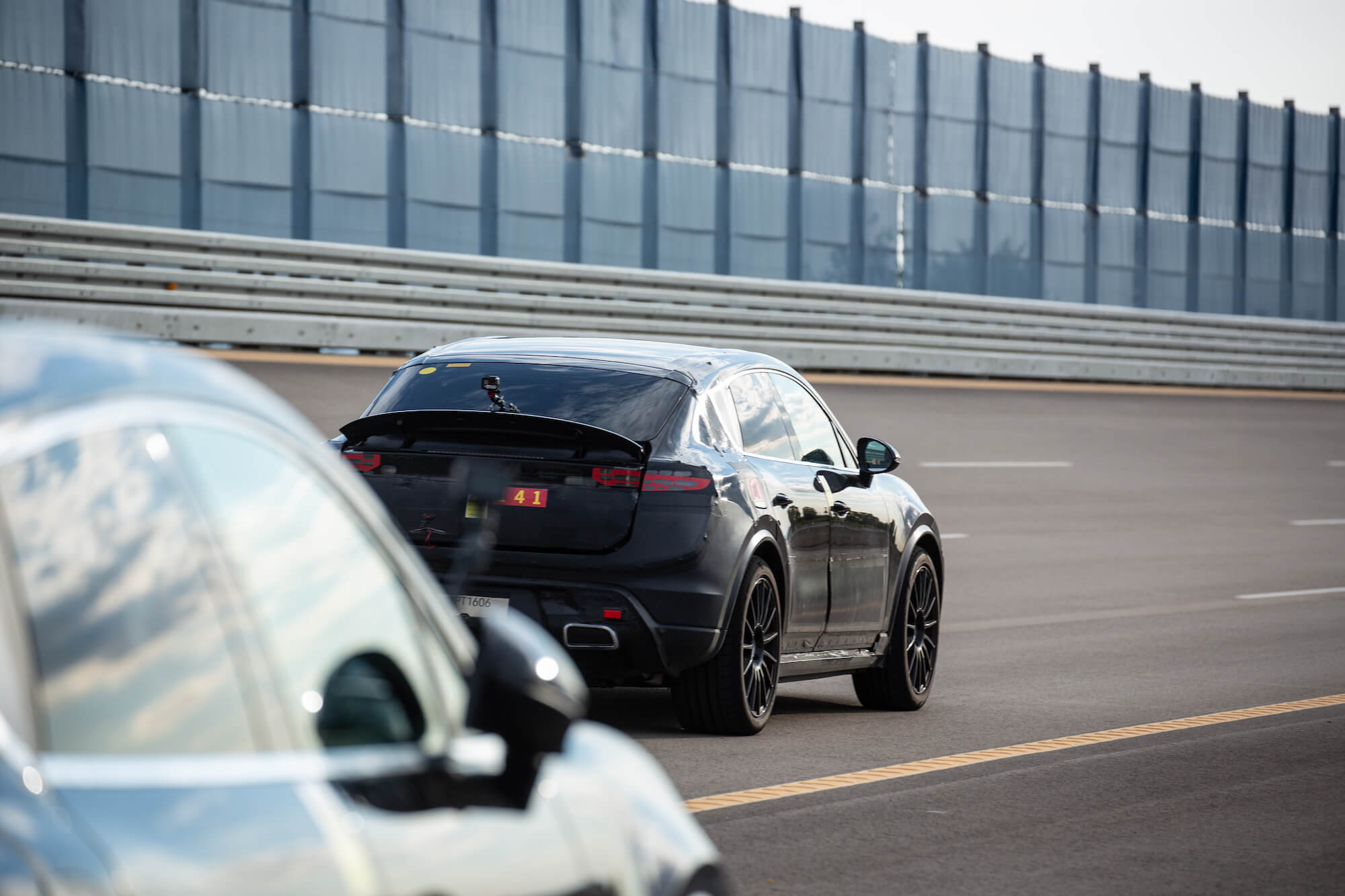 Testes Porsche Macan elétrico 4