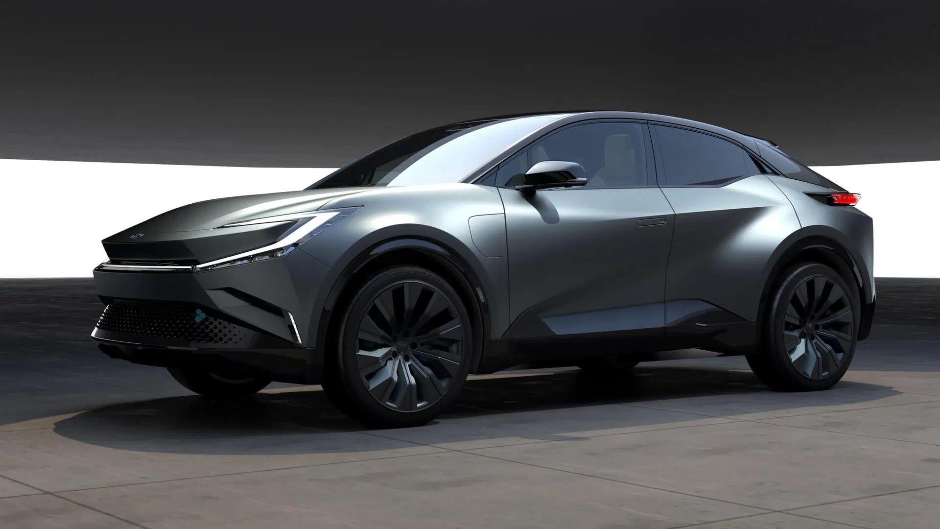 Toyota bZ Compact SUV, frente 3/4