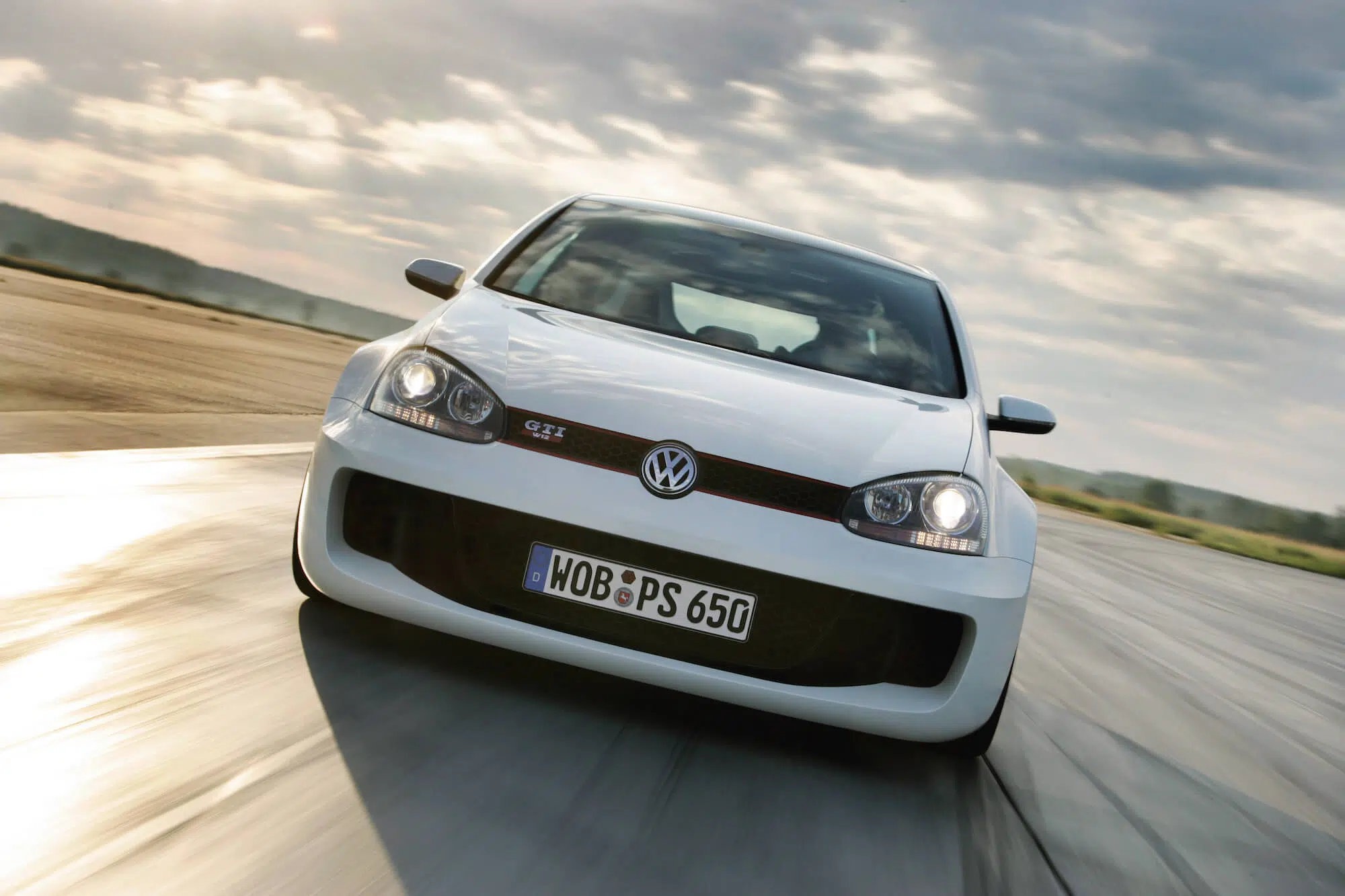 volkswagen golf gti w12 frente